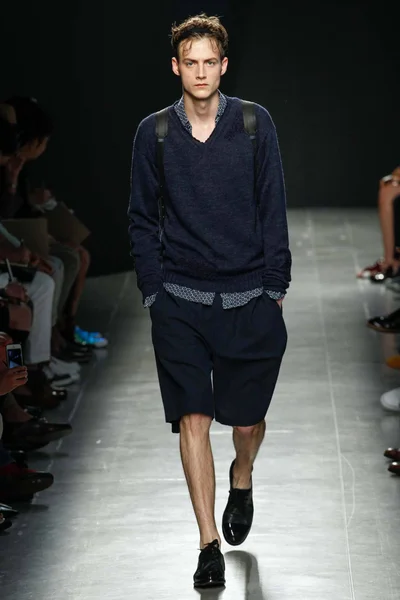 Look 7